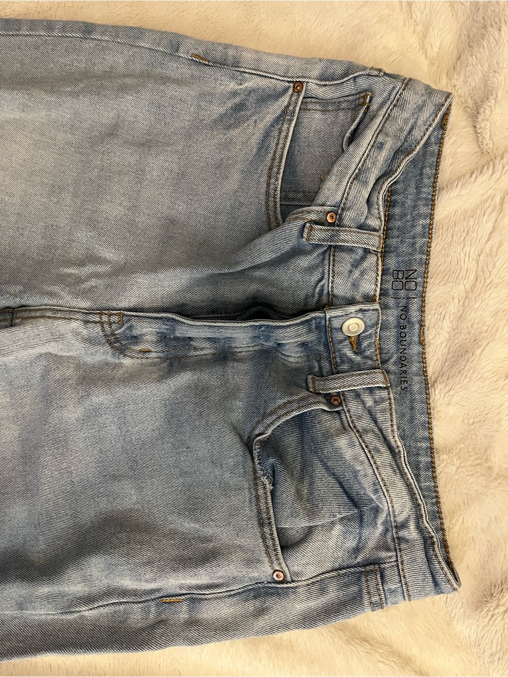 No Boundaries Women's Light Blue High Rise Jeans
